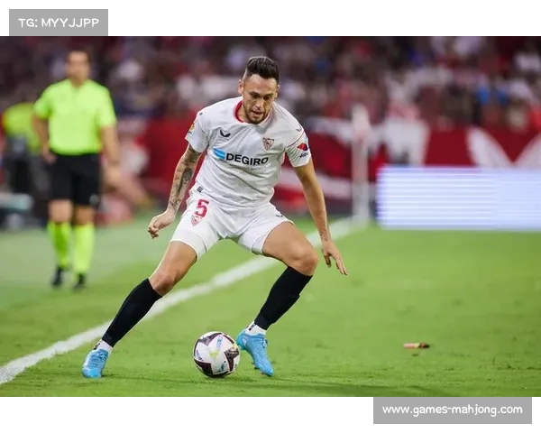 马克西米利安租借加盟阿贾克斯，AC米兰保留转会分成条款